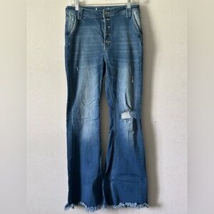 KanCan | Blue Distressed Flare Jeans |
Size 9 x 28
31”inseam